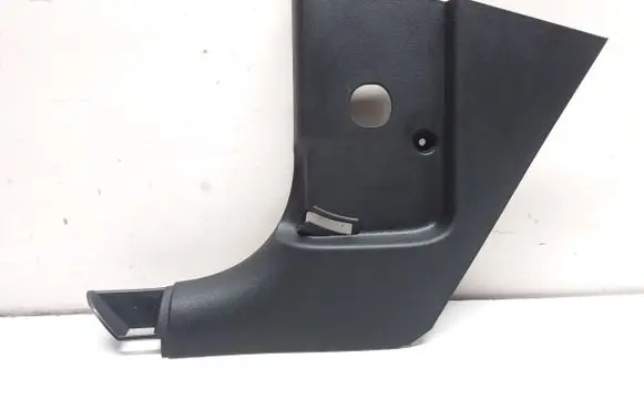 Foot area side trim
