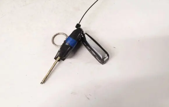 Toyota Avensis Verso Ignition key/card 