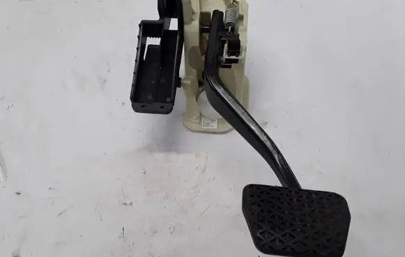BMW 5 GT F07 Brake pedal 6775368