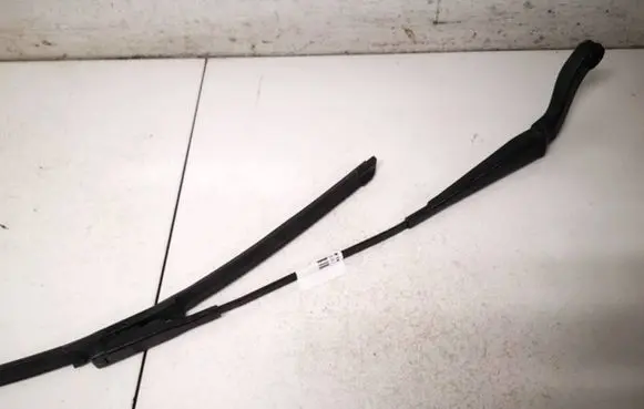 Mercedes-Benz A W169 Front wiper blade arm