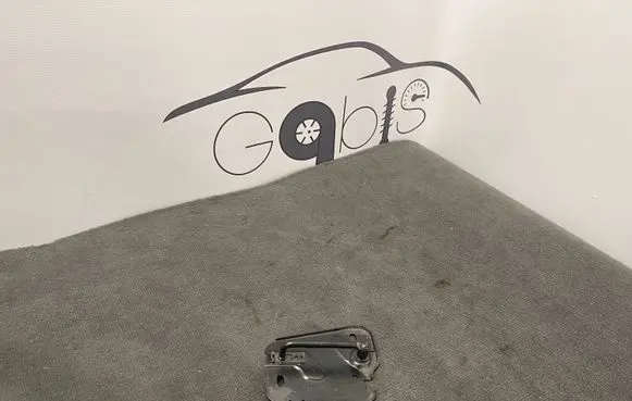 Audi A3 S3 8V Engine bonnet/hood lock/latch loop/hook 8V0823185B