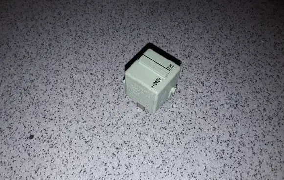BMW 5 E60 E61 Other relay 61368373700 8373700