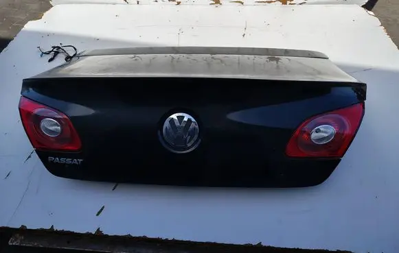 Volkswagen PASSAT CC Truck tailgate 