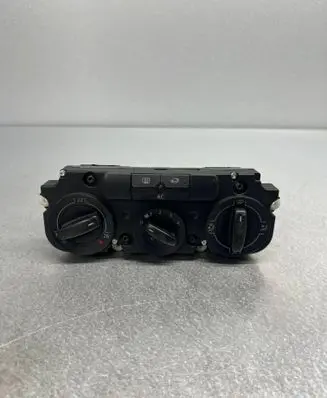 Volkswagen Golf V Climate control/heater control trim ---