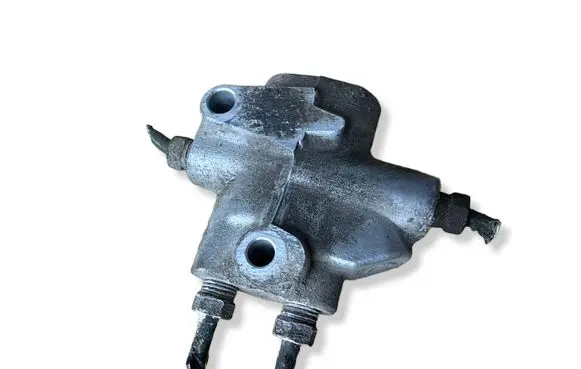 Toyota Avensis T250 Brake central valve 