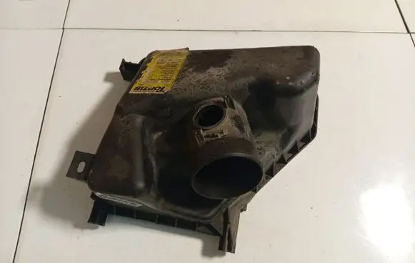 Toyota Auris 150 Air filter box 68213LSEA0