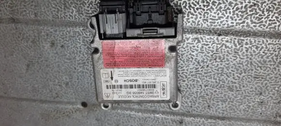 Ford Focus C-MAX Airbag deployment crash/impact sensor