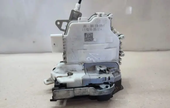 Audi A4 S4 B8 8K Rear door lock 8K0839015F