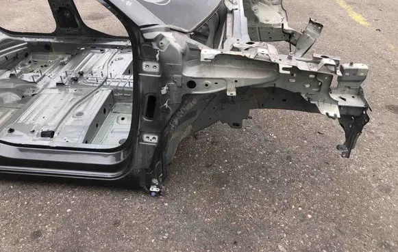 Citroen C4 II Front quarter panel 