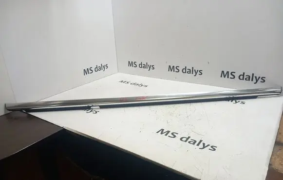 Mercedes-Benz R W251 Rear door glass trim molding A2115010125 2115010125