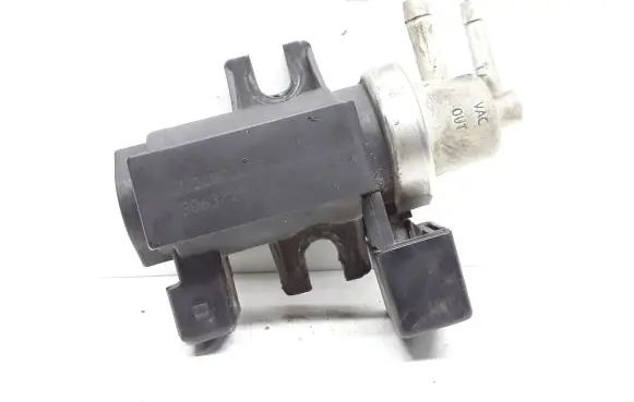 Volvo S60 Turbo solenoid valve 30637251 72190329