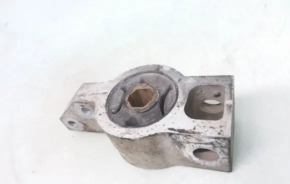 Skoda Octavia Mk2 (1Z) Front wishbone bush 1K0199297G