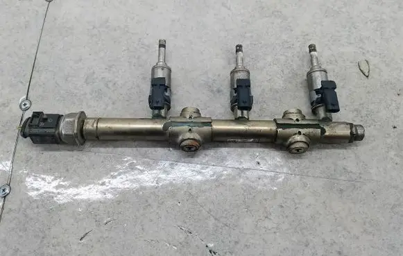 Skoda Fabia Mk3 (NJ) Fuel main line pipe 04C133320F