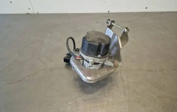 Mercedes-Benz GLC C253 Vacuum pump A0004306232
