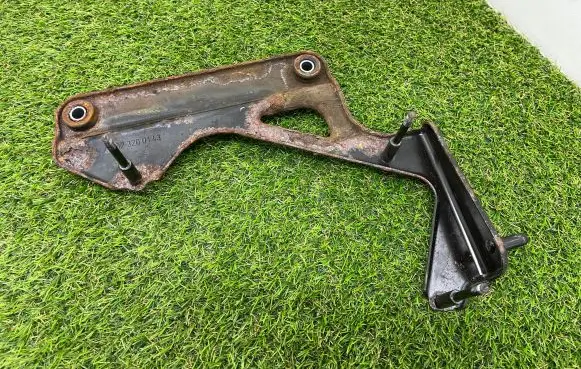 Mercedes-Benz E W212 Pneumatic air compressor holding bracket A2123200143