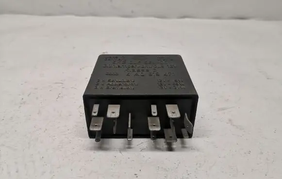 Audi A6 S6 C5 4B Light relay 5KG006568