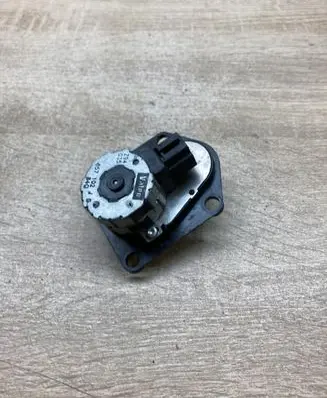 Peugeot 607 Air flap motor/actuator 657102J