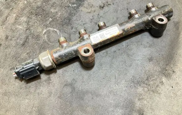 Fuel main line pipe