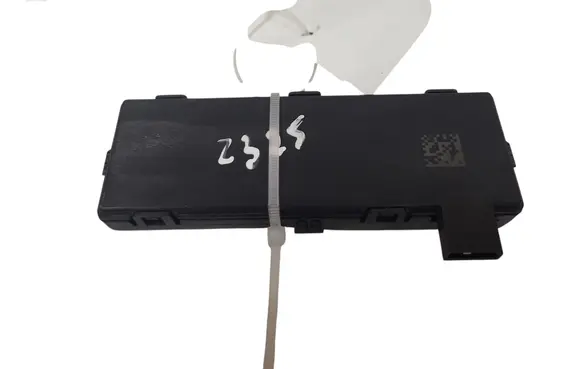 Opel Insignia A Door central lock control unit/module 13503204