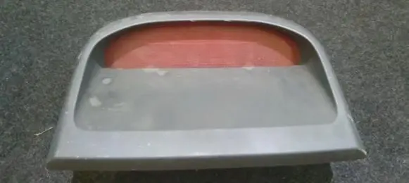 Third/center stoplight