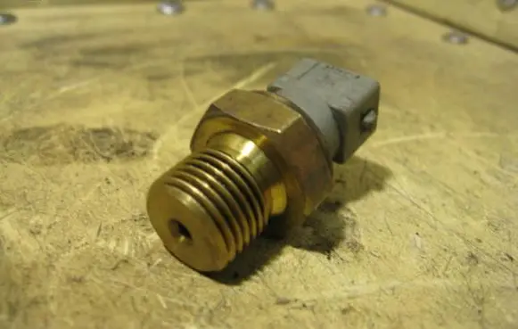 Citroen Berlingo Oil pressure sensor 05BAR