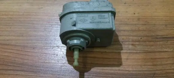 Headlight level adjustment motor