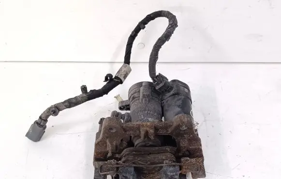 Ford Fusion II Rear brake caliper DG9C2D250A