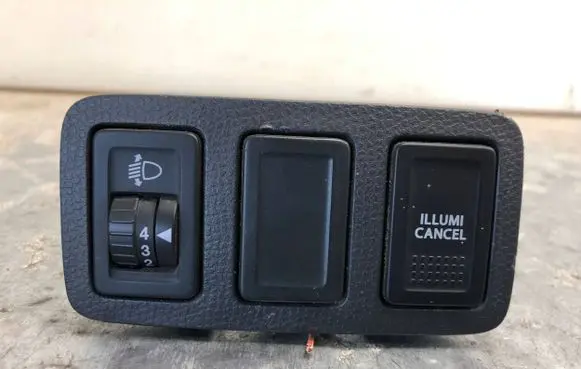 Suzuki Swift I Light switch 73312-62J10