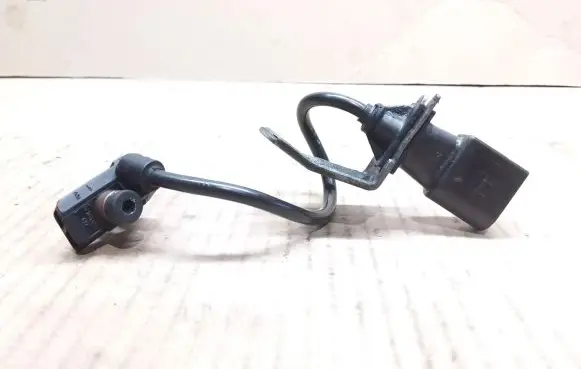 BMW 5 E60 E61 Crankshaft position sensor 0281002477