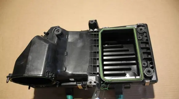 Mercedes-Benz GLE W167 Air filter box cover A6540902701