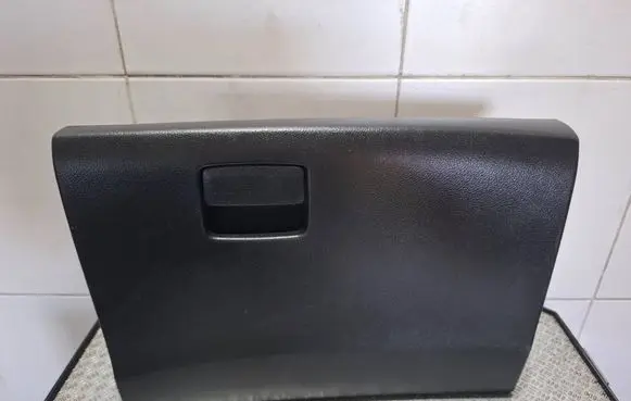 Suzuki SX4 S-Cross Glove box