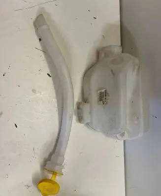 Renault Kangoo II Windshield washer fluid reservoir/tank 289107800R