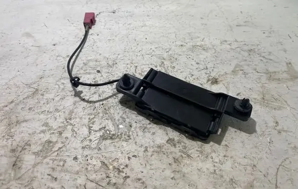 Dodge Challenger Antenna control unit P68186558AA 10310J1404 5197861521703345