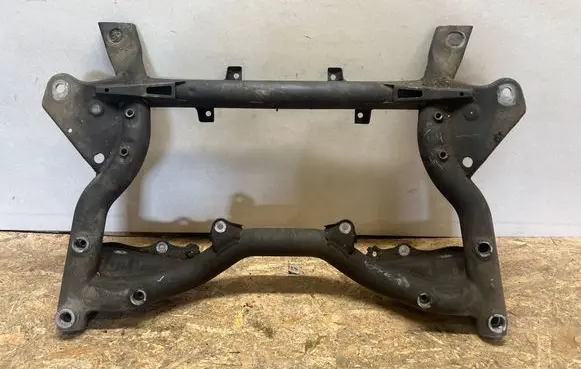 Mercedes-Benz C W204 Front subframe 2046280957