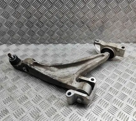 Volvo XC60 Front lower control arm/wishbone 32370924