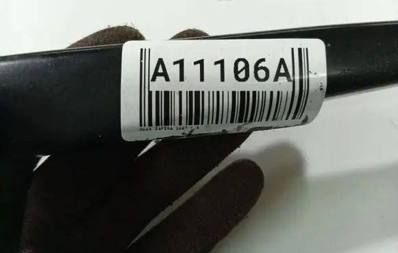 Opel Zafira B Front wiper blade arm 13145564