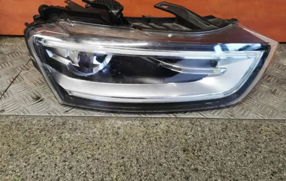 Audi Q3 8U Headlight/headlamp 8U0941032 ORYGINAASO