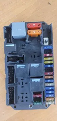 Land Rover Range Rover L322 Fuse module YQE500390