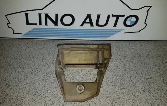 BMW 5 E39 Radiator mount bracket 17112247894