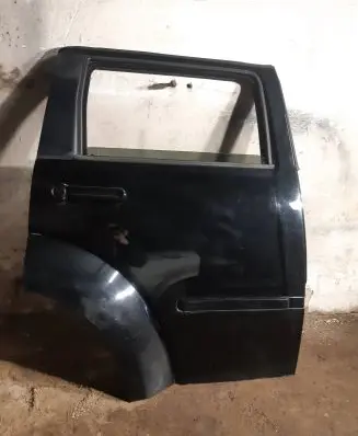 Dodge Nitro Rear door