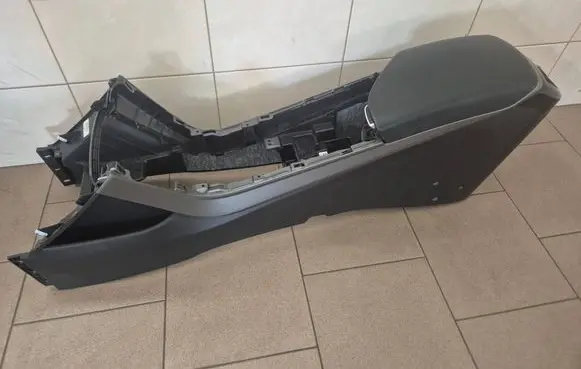 Hyundai i40 Center console 846203Z000