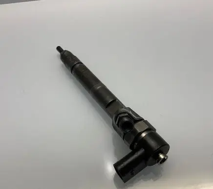 Mercedes-Benz E W211 Fuel injector A6110701187 04451100 22100