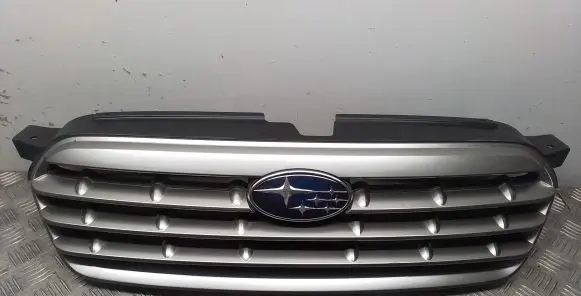 Subaru Outback Front bumper upper radiator grill 91121AG160