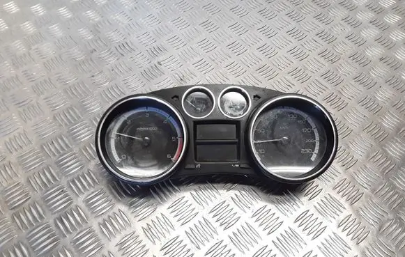 Peugeot 308 Speedometer (instrument cluster)