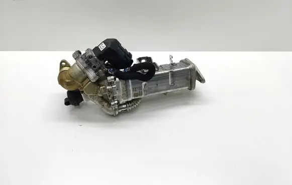 BMW 5 F10 F11 EGR valve cooler 7822350 782235003 11717822350