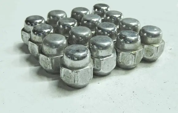 Nissan Leaf I (ZE0) Nuts/bolts 