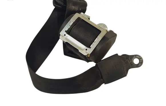 Rear seatbelt