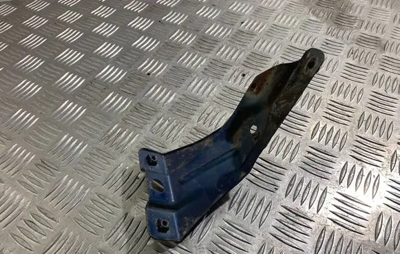 Volkswagen Golf VI Fender mounting bracket 5K6821137