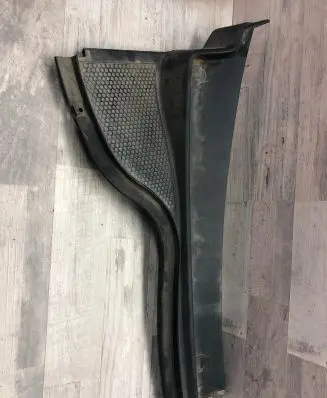Volkswagen Tiguan Wiper trim 819404A