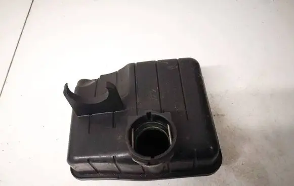 BMW 5 F10 F11 Intake resonator 13718512249